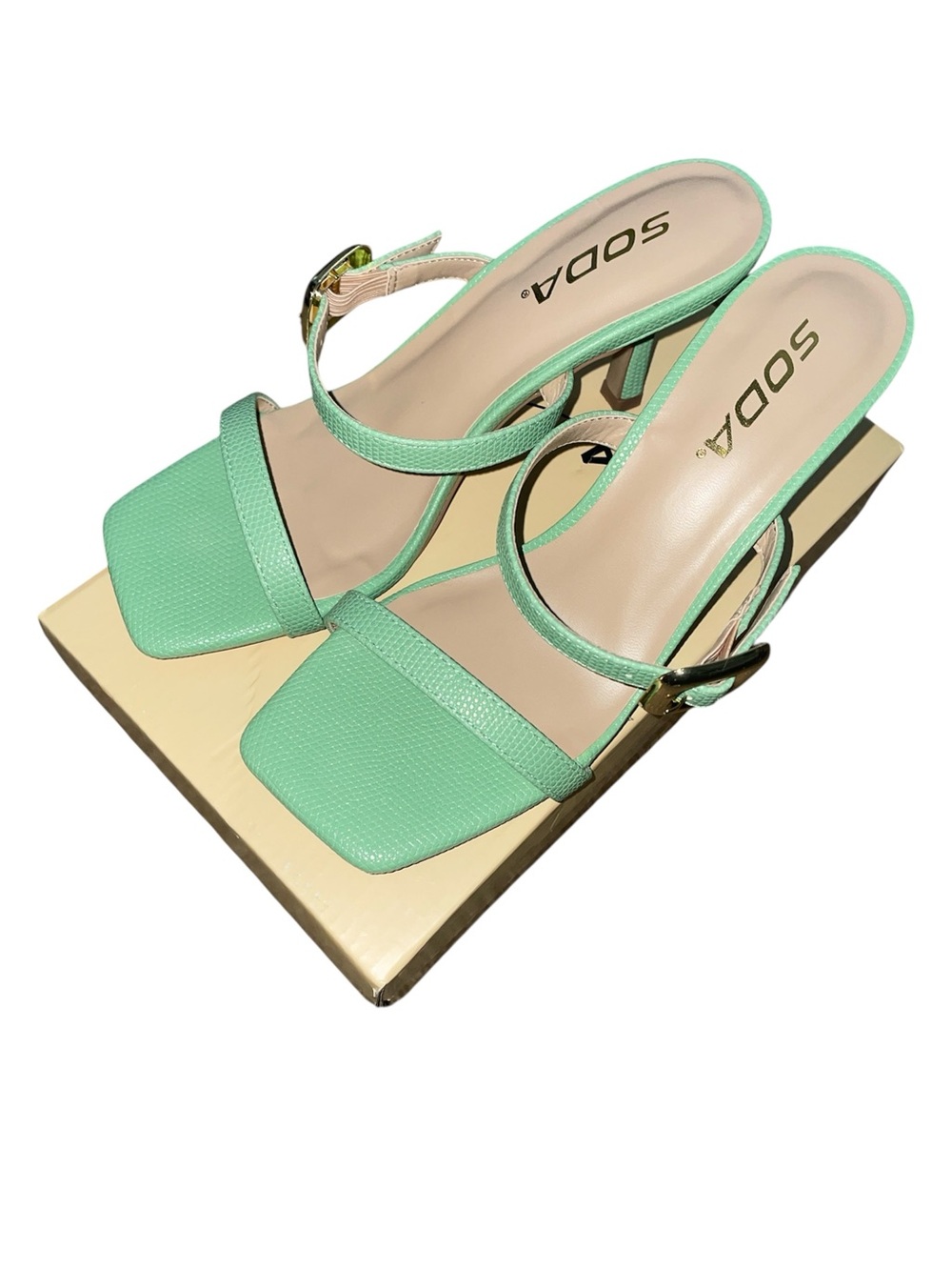 Soda green kitten heel